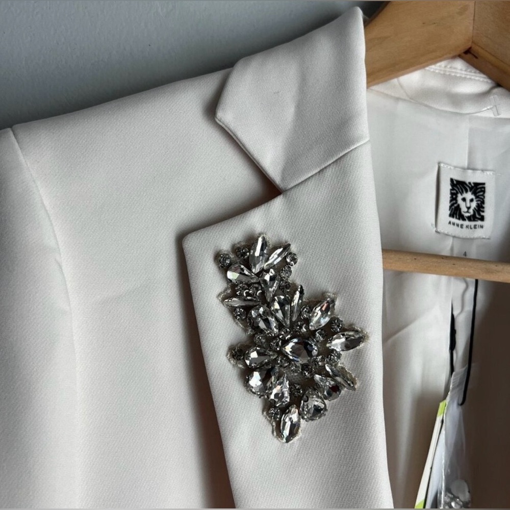 Anne Klein Women's Blazer Sz-4 Single-breasted, one-button style, featuring - Picture 3 of 13